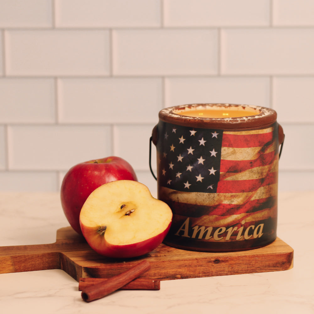 Juicy Apple America - Farm Fresh Candle