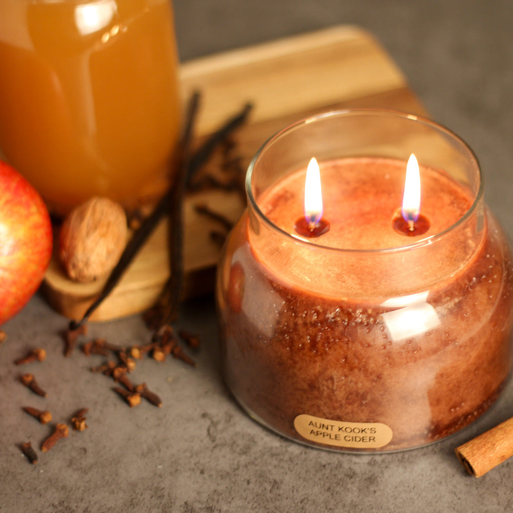 Aunt Kook's Apple Cider - 22 oz Mama Candle