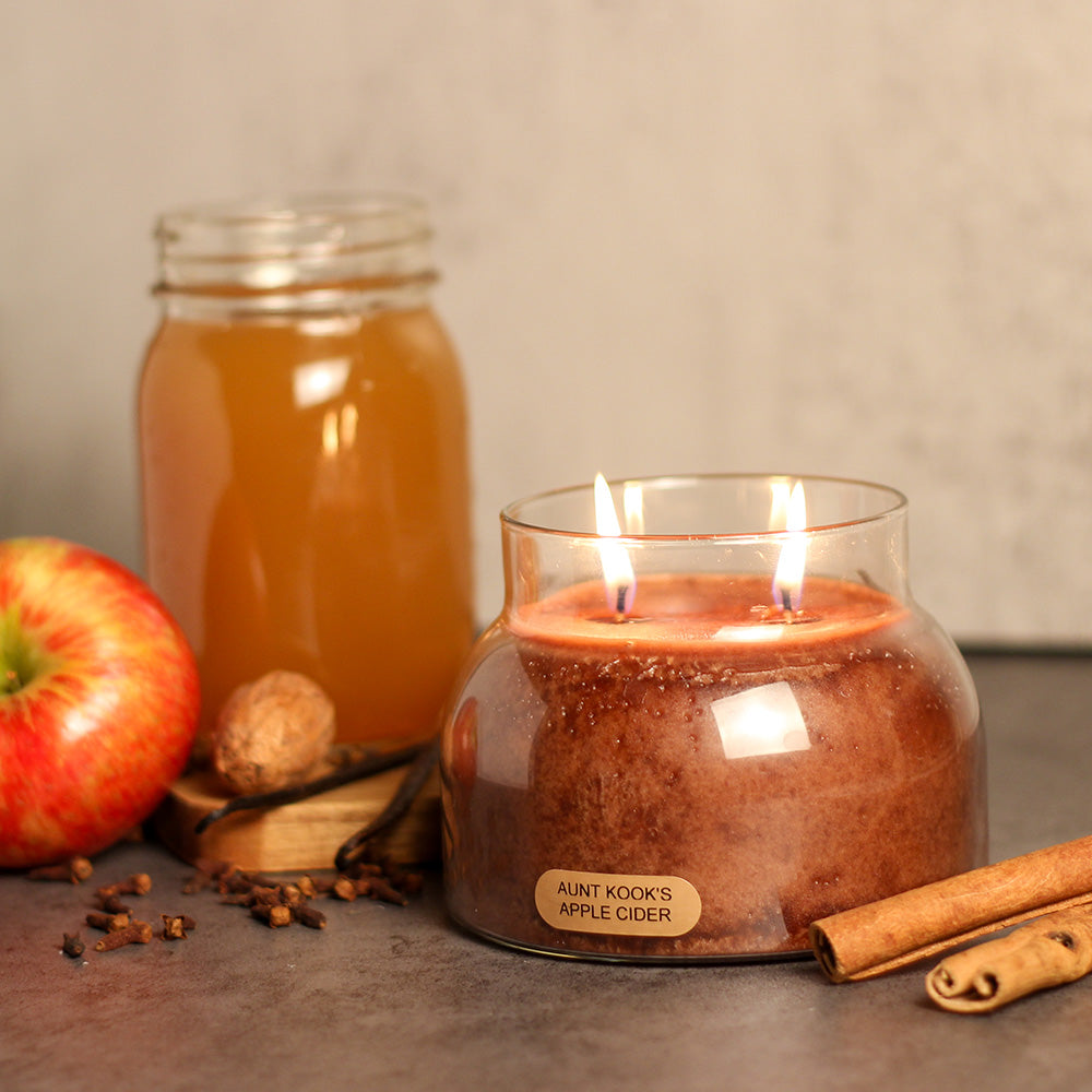 Aunt Kook's Apple Cider - 22 oz Mama Candle